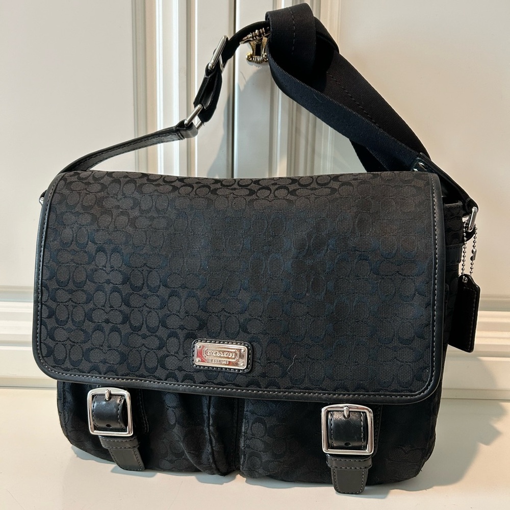 Coach messenger black signature jacquard bag